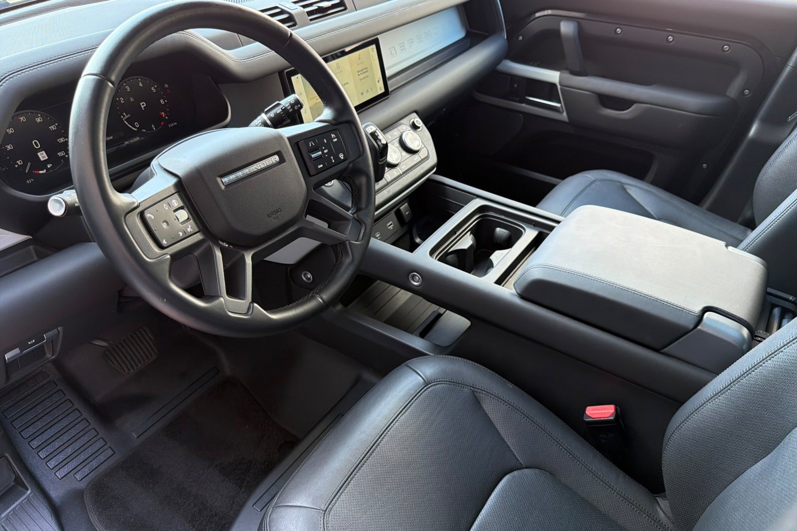 Used 2024 Land Rover Defender 110 SE AWD/4WD image 4
