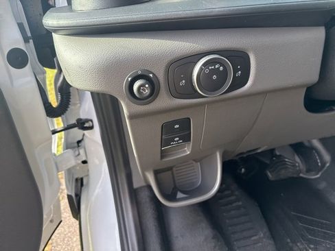 New 2025 Ford Transit 250 148 Medium Roof image 22