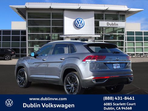 Certified 2021 Volkswagen Atlas Cross Sport SE w/ Panoramic Sunroof Package image 6