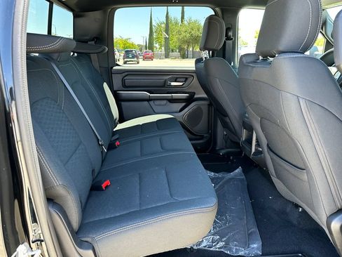 New 2026 RAM 1500 Express AWD/4WD image 16