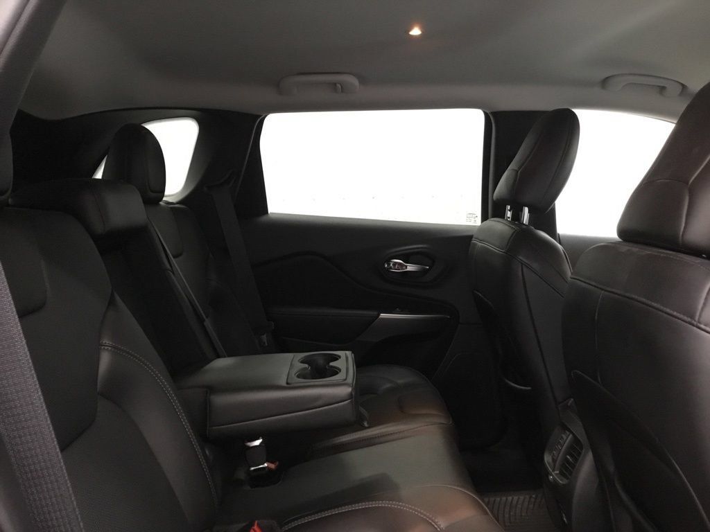 Used 2021 Jeep Cherokee Latitude Lux AWD/4WD image 17