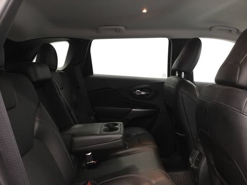 Used 2021 Jeep Cherokee Latitude Lux AWD/4WD image 17