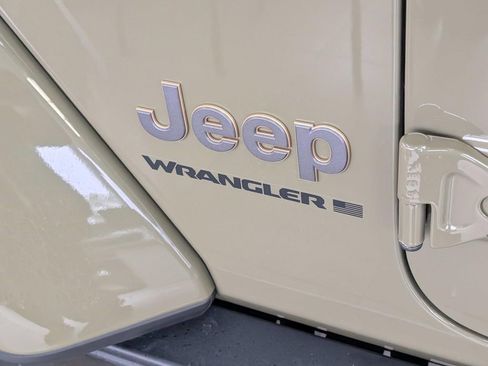 New 2025 Jeep Wrangler Unlimited Rubicon 392 image 9