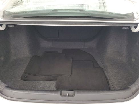 Used 2018 Honda Accord Touring image 10
