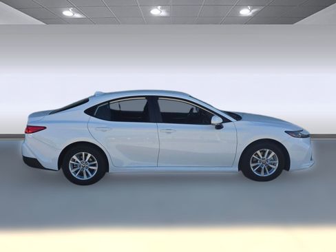 Used 2026 Toyota Camry LE w/ Convenience Package FWD image 8