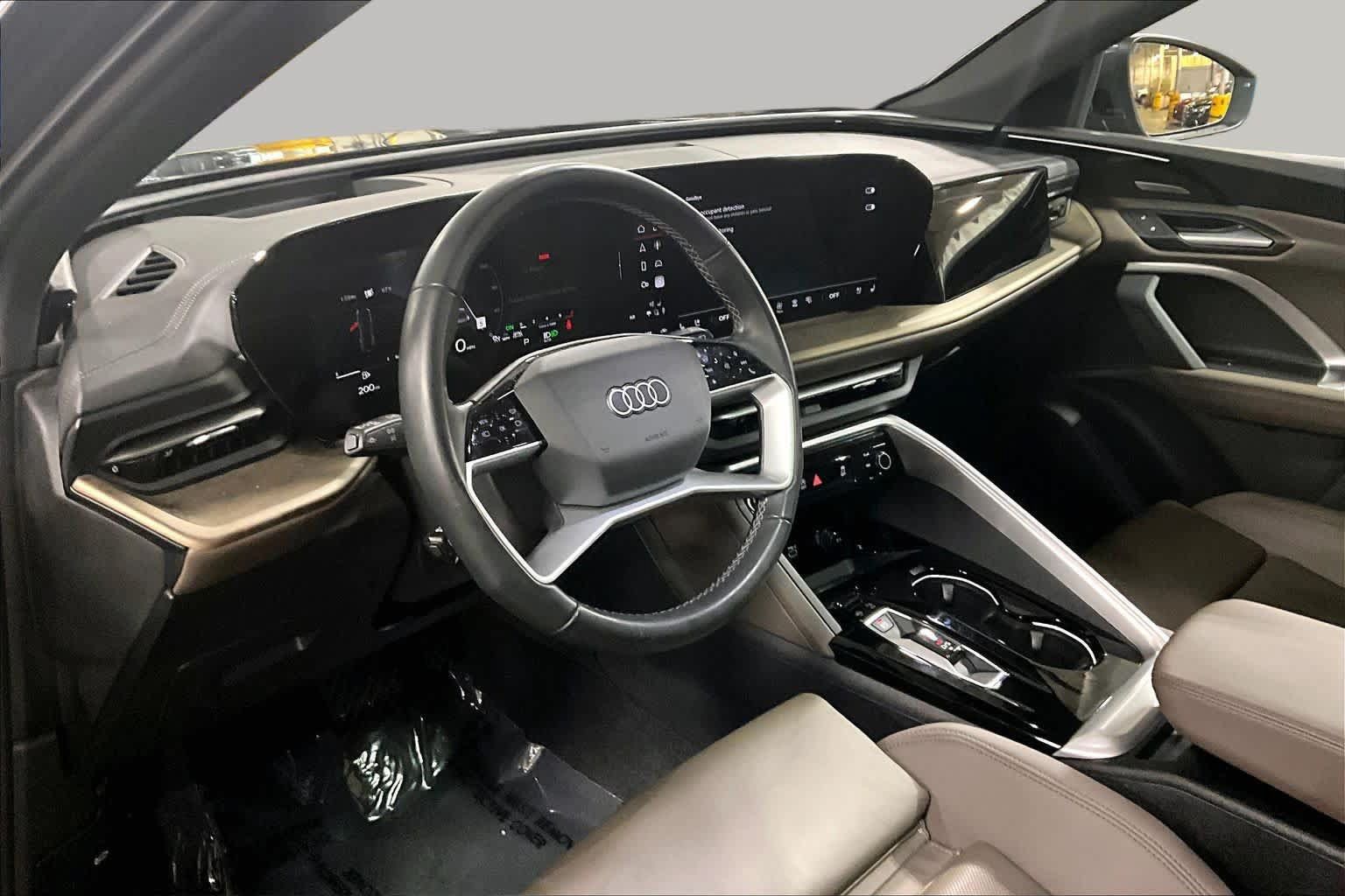 Used 2025 Audi Q5 Premium Plus AWD/4WD image 18