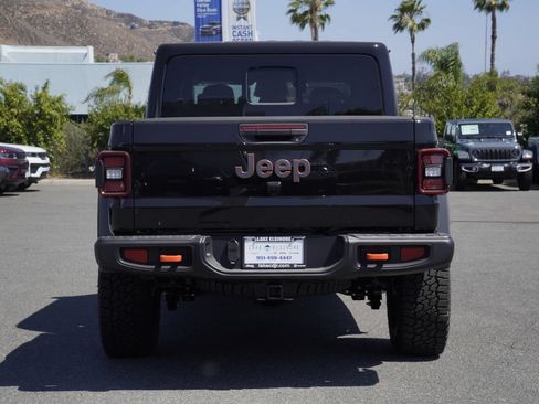 New 2026 Jeep Gladiator Mojave w/ Steel Bumper Group AWD/4WD image 5