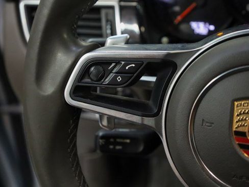 Used 2018 Porsche Macan image 8