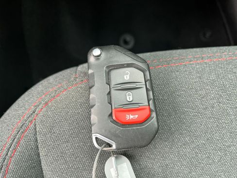 Used 2025 Jeep Wrangler Unlimited Rubicon image 22