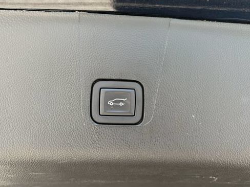Used 2023 Chevrolet Traverse Premier w/ LPO, Cargo Package AWD/4WD image 34