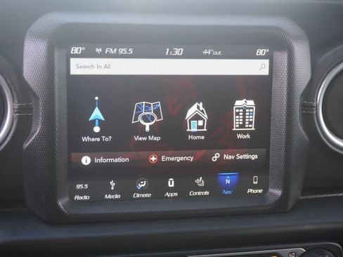 Used 2018 Jeep Wrangler Unlimited Sahara image 36