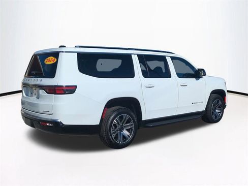 Used 2024 Jeep Wagoneer L Series II w/ Flexible Seating Group image 5