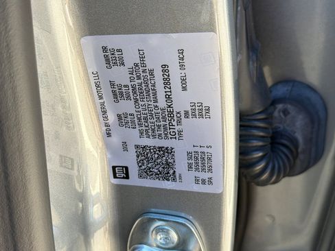 Used 2024 GMC Canyon Elevation w/ Elevation Premium Package RWD image 54