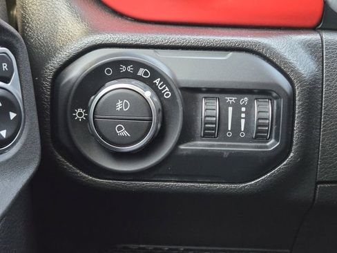 Used 2022 Jeep Gladiator Rubicon w/ Cold Weather Group AWD/4WD image 22