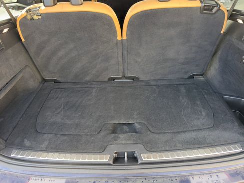 Used 2017 Volvo XC90 T6 Momentum w/ Vision Package image 26