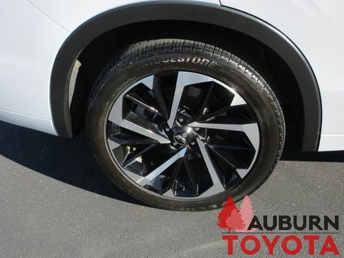 Used 2023 Mitsubishi Outlander SEL image 4
