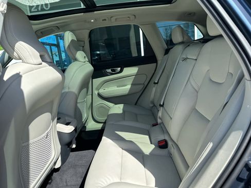 Certified 2024 Volvo XC60 B5 Core AWD/4WD image 21