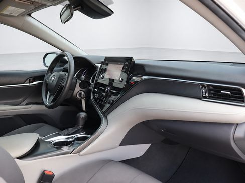 Used 2021 Toyota Camry LE w/ Carpet Mat Package (TMS) FWD image 22