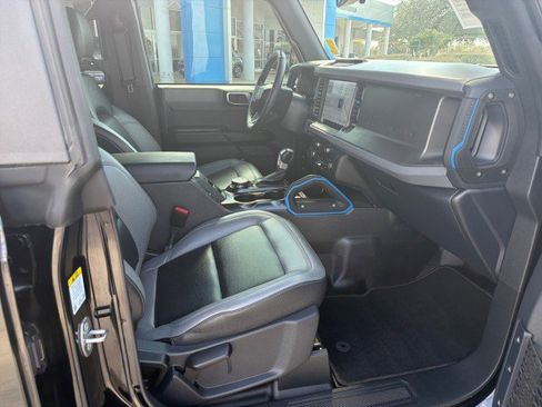 Used 2024 Ford Bronco Black Diamond image 17