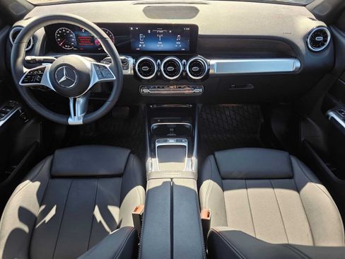 Used 2026 Mercedes-Benz GLB 250 4MATIC image 18