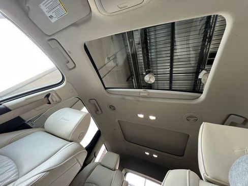 Used 2022 Buick Enclave Avenir w/ Avenir Technology Package image 23