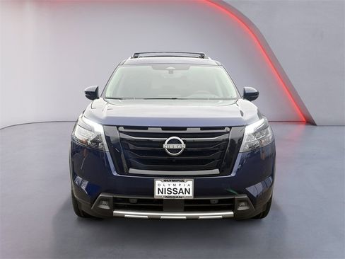 New 2025 Nissan Pathfinder Platinum image 8