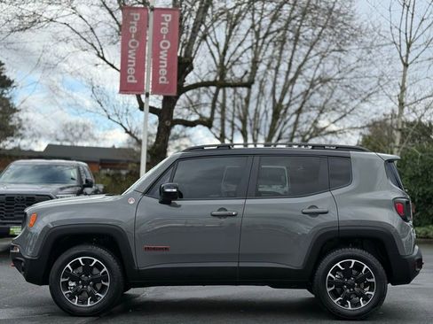 Used 2023 Jeep Renegade Trailhawk image 2