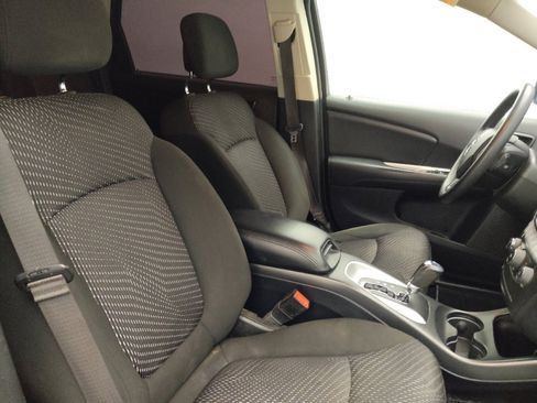 Used 2020 Dodge Journey SE w/ Blacktop Package image 21