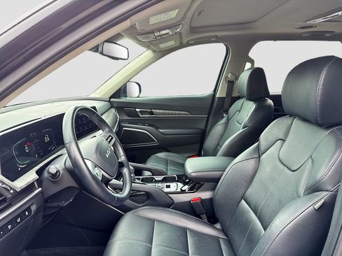 Used 2025 Kia Telluride EX FWD image 10