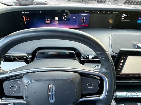 Used 2024 Lincoln Nautilus Reserve image 13