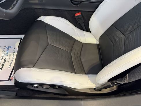Used 2025 Chevrolet Corvette Stingray Premium Conv w/ Z51 Performance Package image 12
