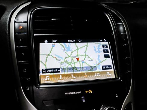 Used 2019 Lincoln Nautilus Reserve image 24