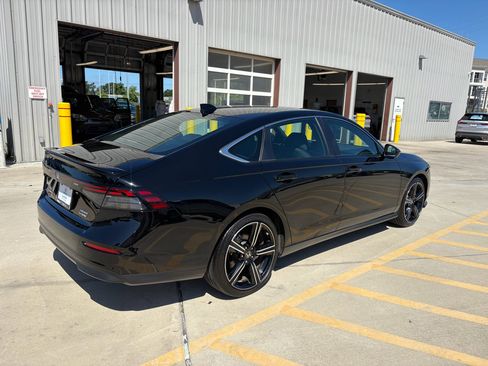 Certified 2025 Honda Accord Sport image 8