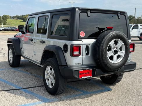 Used 2022 Jeep Wrangler Unlimited Sport AWD/4WD image 8