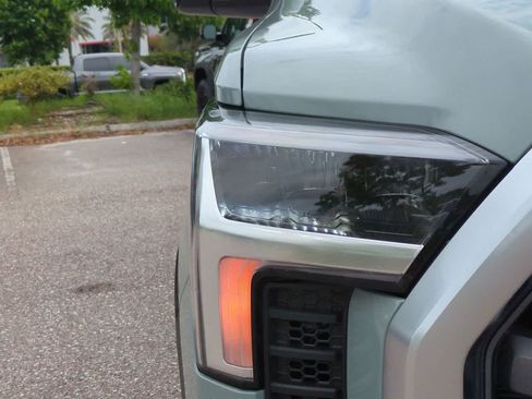 Used 2025 Toyota Tundra Limited AWD/4WD image 10