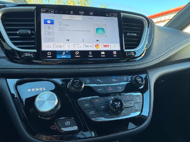 New 2026 Chrysler Pacifica Select FWD image 15