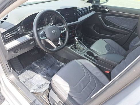 Used 2025 Volkswagen Jetta SEL FWD image 15