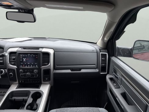Used 2018 RAM 3500 SLT w/ Luxury Group AWD/4WD image 11