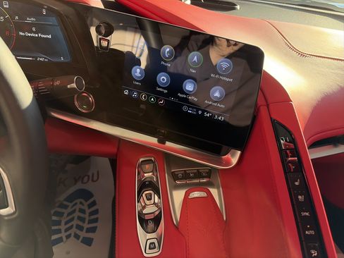 Used 2023 Chevrolet Corvette Stingray Premium Conv w/ Z51 Performance Package image 29