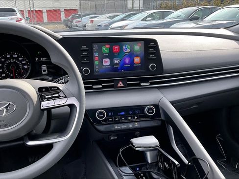 Used 2021 Hyundai Elantra SEL image 6