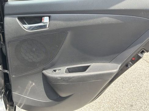 Used 2013 Hyundai Veloster FWD image 16