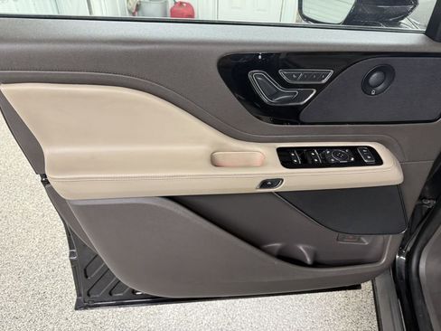 Used 2020 Lincoln Aviator Reserve w/ Elements Package Plus image 10