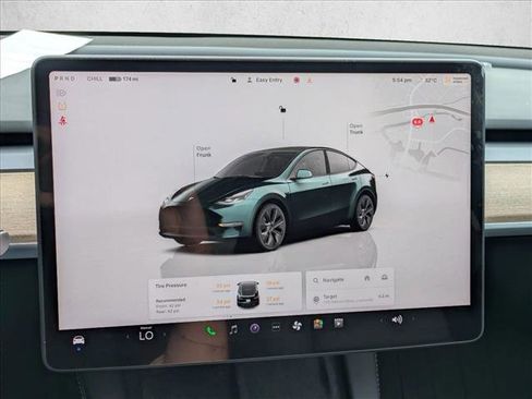 Used 2024 Tesla Model Y Long Range RWD image 14