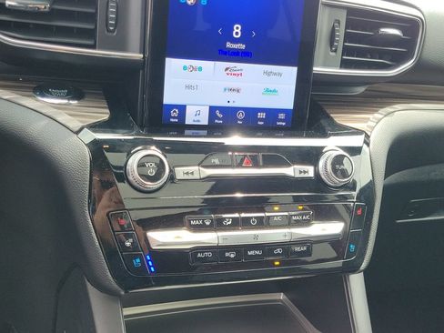 Certified 2024 Ford Explorer Limited w/ Limited Technology Package AWD/4WD image 28