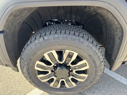 New 2026 GMC Sierra 2500 Denali Ultimate image 14