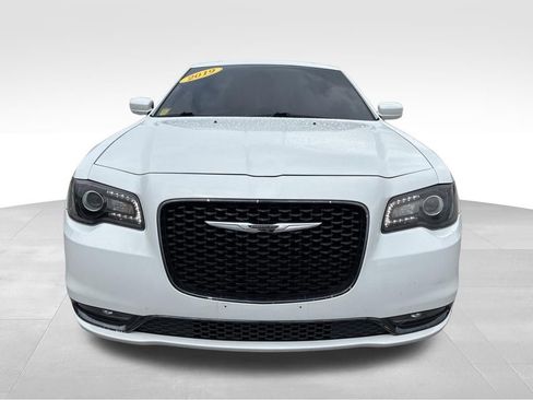 Used 2019 Chrysler 300 S RWD image 2