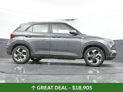 Used 2025 Hyundai Venue SEL image 32