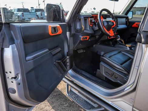 Used 2024 Ford Bronco Badlands AWD/4WD image 32