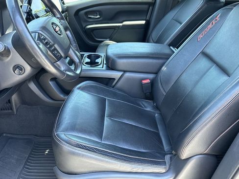 Used 2021 Nissan Titan PRO-4X w/ Pro-4x Convenience Package AWD/4WD image 14