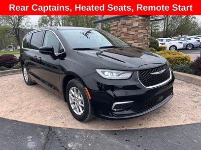 Used 2024 Chrysler Pacifica Touring-L